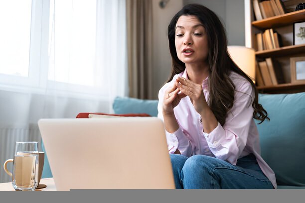 online psikologlar danışanlarıyla bu şekilde görüşme sağlayabilir.
